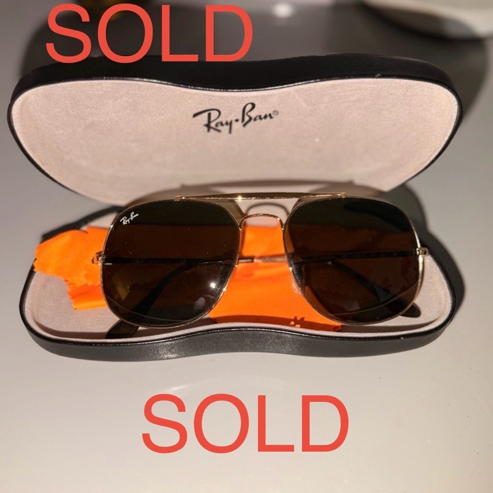 Ray-Ban Gold Frame Aviator Sunglasses